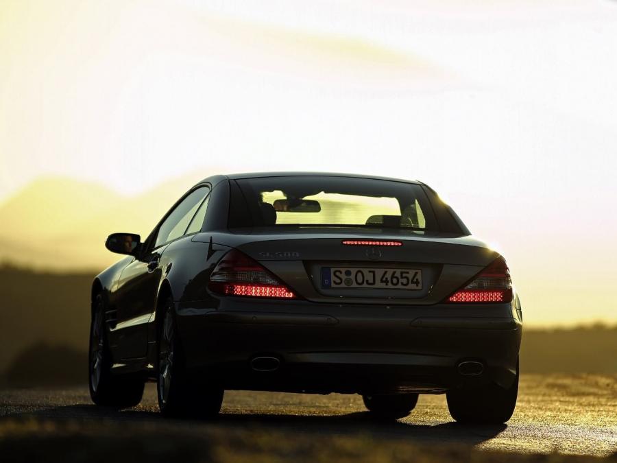  Mercedes-Benz SL500 2006 года  (фото 21 из 40)